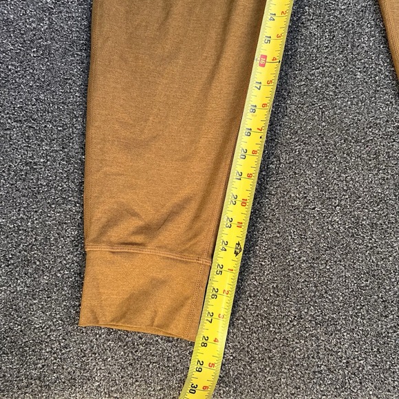 Vuori Sunday Performance Jogger Men's Large Gold "Pecan" Running Athletic Pants - Picture 7 of 9